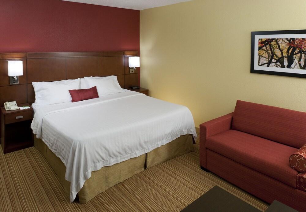 Courtyard Harrisonburg Hotel Bagian luar foto