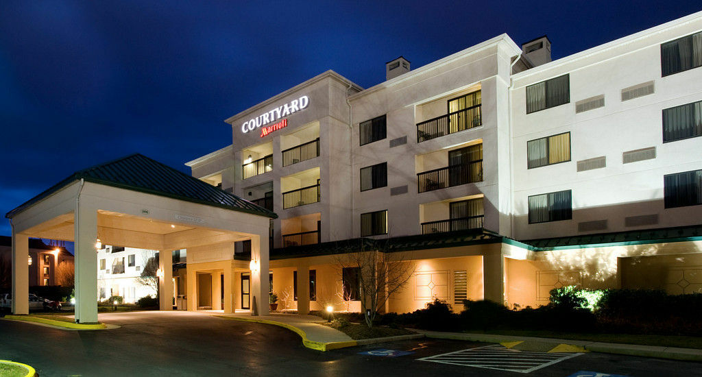 Courtyard Harrisonburg Hotel Bagian luar foto